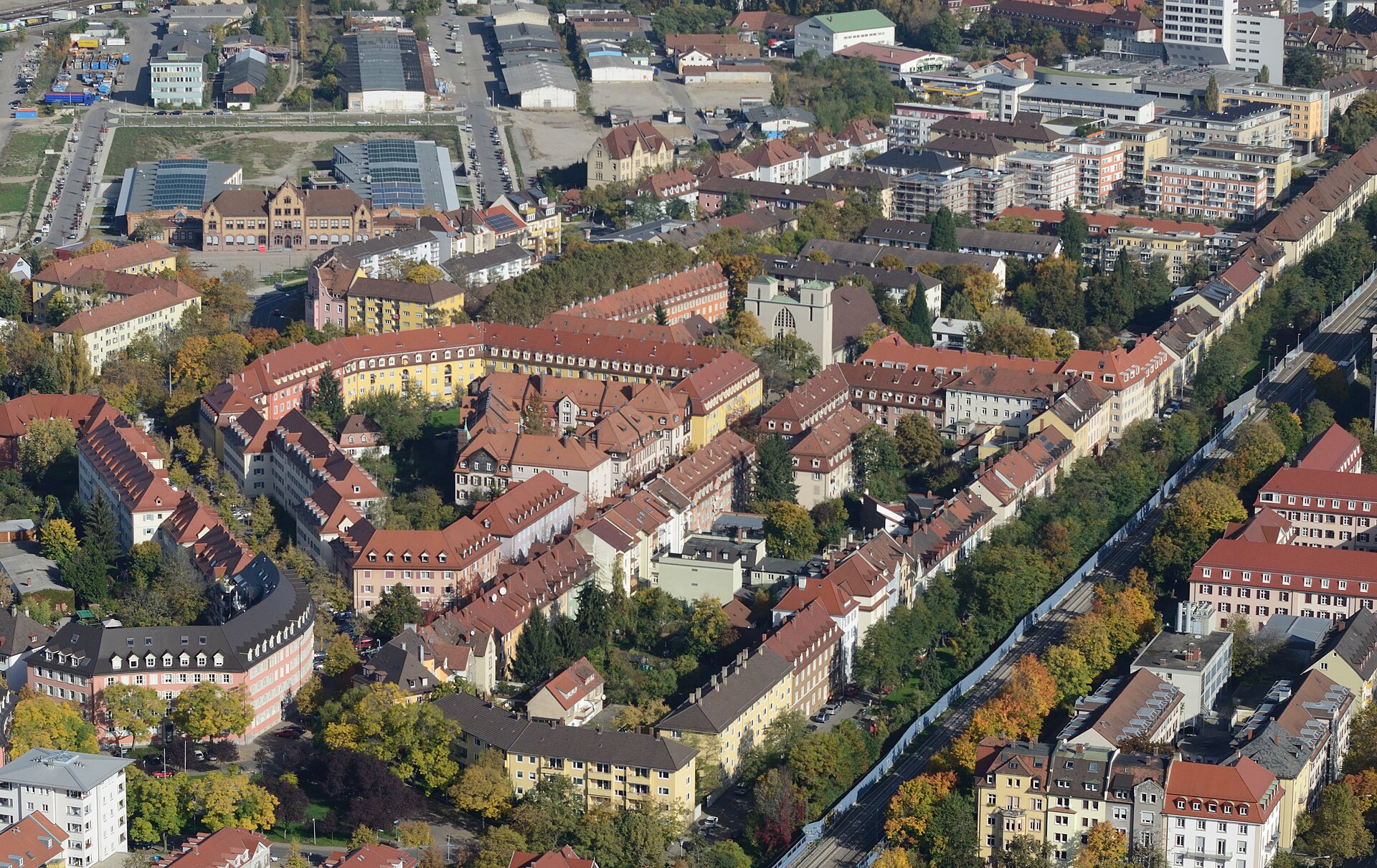 Luftbild der Stadtteile Stühlinger und Brühl in Freiburg im Breisgau